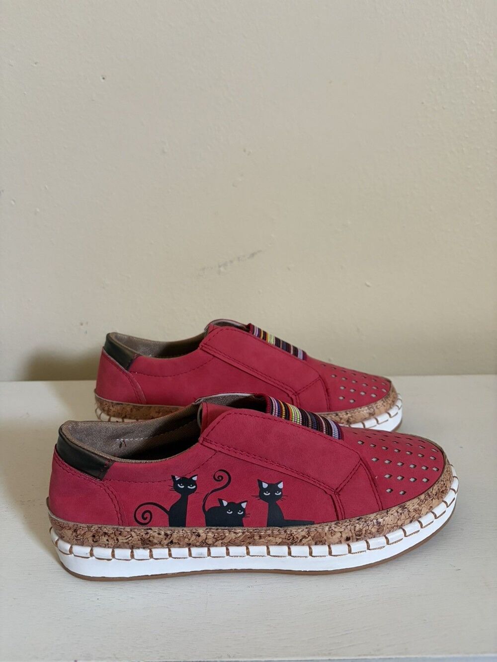 Women's Red Slip-On Casual Shoes Cute Black Cats Print Size 8.5 / 41 (Outsole 10 - Picture 8 of 8